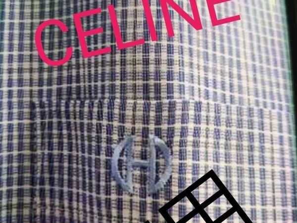 伊勢丹購入　CELINE/セリーヌ 　ロゴ入りシャツ　　３万円以上　買い得 女性方にも～大きめで着用しても格好いいです★★★