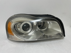 * Volvo XC90 head light right *3620