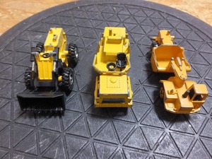 【トミカ】(建設用車両3台セット)古川 ホイールローダー、ダイナパック CC21、小松 モータースクレーパ WS16 1979