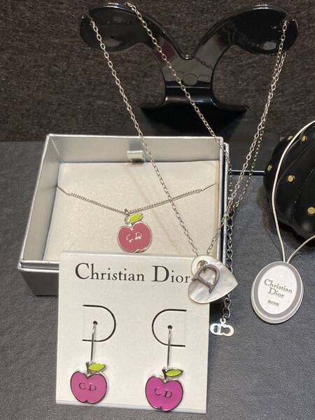 送料0・◆ Christian Dior ネックレス ピアス ブレスレット3点 ピンク 林檎 & 貝殻風 ハート おまとめ セット used. ◆・