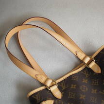 美品★ ルイヴィトン LOUIS VUITTON モノグラム バティニョール ヴェルティカル M51153 トートバッグ ワンショルダー A4 ブランド_画像4