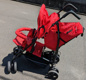 【Tokyo Pick-up Limited】 Двухместная коляска для близнецов Подержанный детский домик для ухода за детьми Nihonikuji DUO City HOP