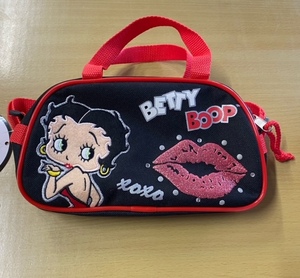 送料300円　ベティ KISS レッド ハンドバッグ　BETTY BOOP