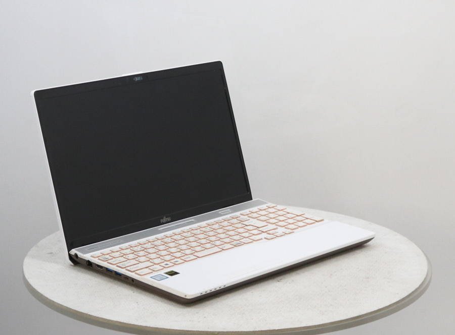 FUJITSU FMVA53B3W LIFEBOOK AH53/B3 Core i7 8550U 1.80GHz□現状品