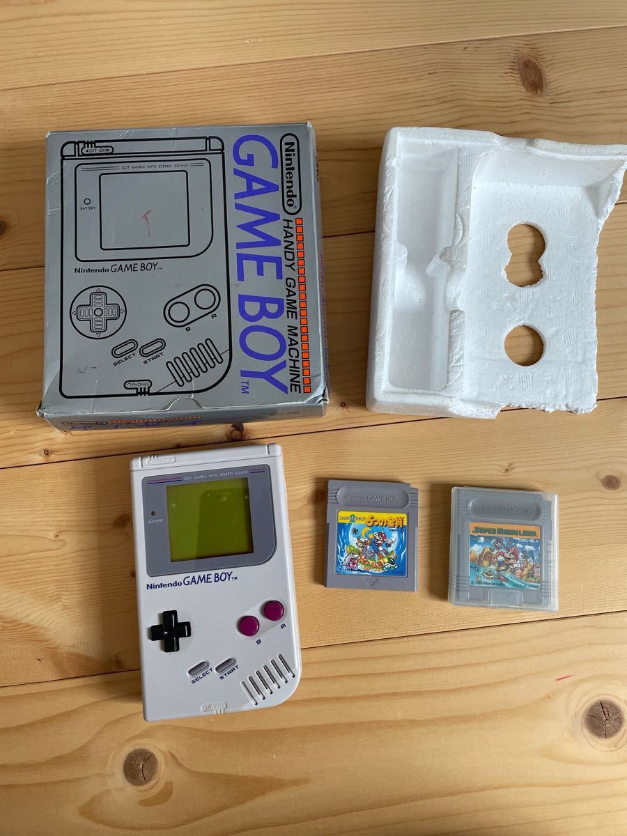 初代ゲームボーイ DMG-01 箱・取説・未開封イヤホン付-