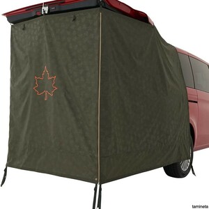  car tarp tent minivan oriented green put on change private storage bag easy construction outdoor BBQ camp sleeping area in the vehicle leisure mountain climbing sea water .