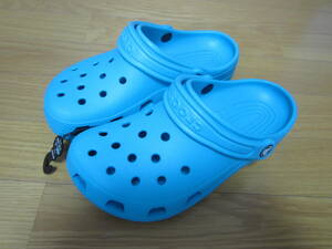 【新品 未使用 CROCS CLASSIC クロックス クラシック サイズm5-w7 23cm デジタルアクア】