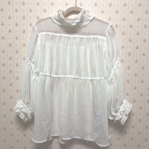 白色シフォンカットソー