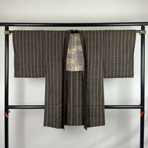 着物さと　1000円スタート アンサンブル 正絹 大島紬 羽織 セット セミアンティーク 縞文様 菱文様 ストライプ 茶 白 リメイク ハギレ_画像4