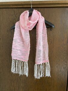 未使用品　きれいなピンクの手織りストールマフラー