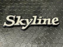 送料無料 旧車 日産 スカイライン ハコスカ ケンメリ 純正エンブレム 1枚 Skyline 希少 当時物 (VP355KS)_画像2