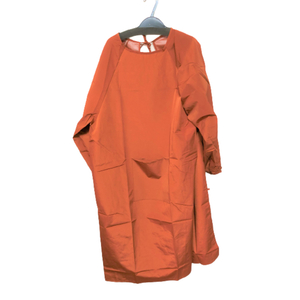  new goods free shipping waterproof oil resistant long sleeve apron ka way put on break up . put on easy size * orange 