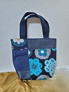 sale　 ハンドメイド　北欧花柄　パッチワーク　ミニバッグ　 トートバッグ