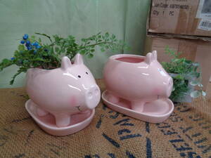  pretty pink. pig type planter flower vase 2 piece set unused stock goods 