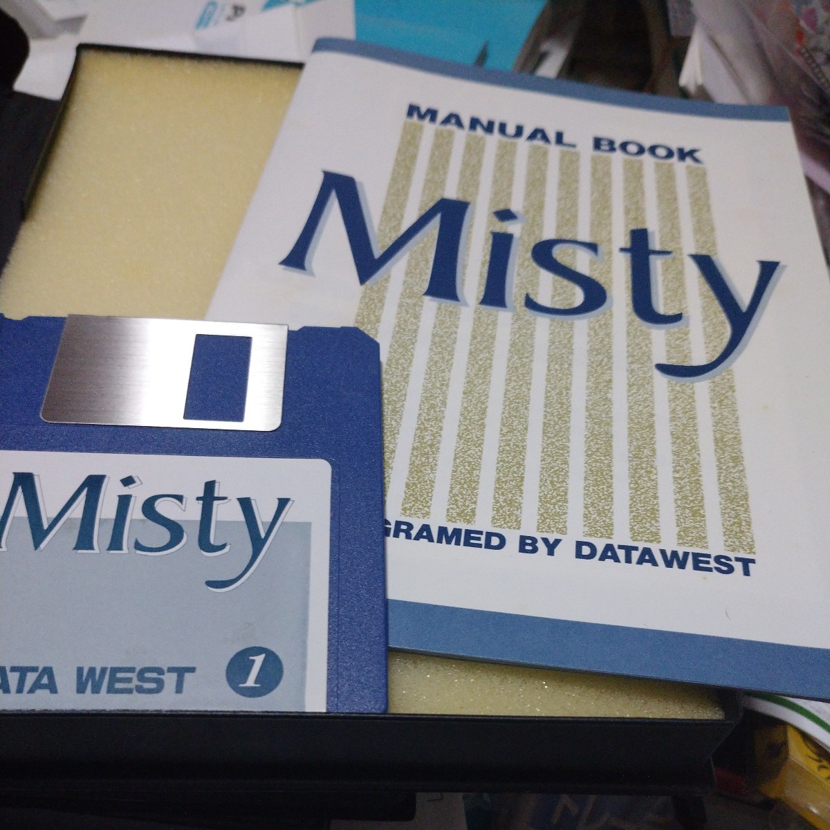 難あり。推理ゲーム Misty①。MSX2。3.5inch 2DD。画像3で箱の内装の