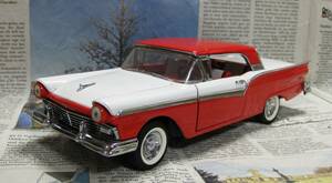 * rare out of print * Franklin Mint *1/24*1957 Ford Fairlane 500 Skyliner red / white 