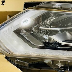 ★新品 未使用★NISSAN 日産 X-TRAIL エクストレイル t32 後期 純正 LED ヘッドライト ヘッドランプ 左右 割れ無し スタンプ「W」の画像2