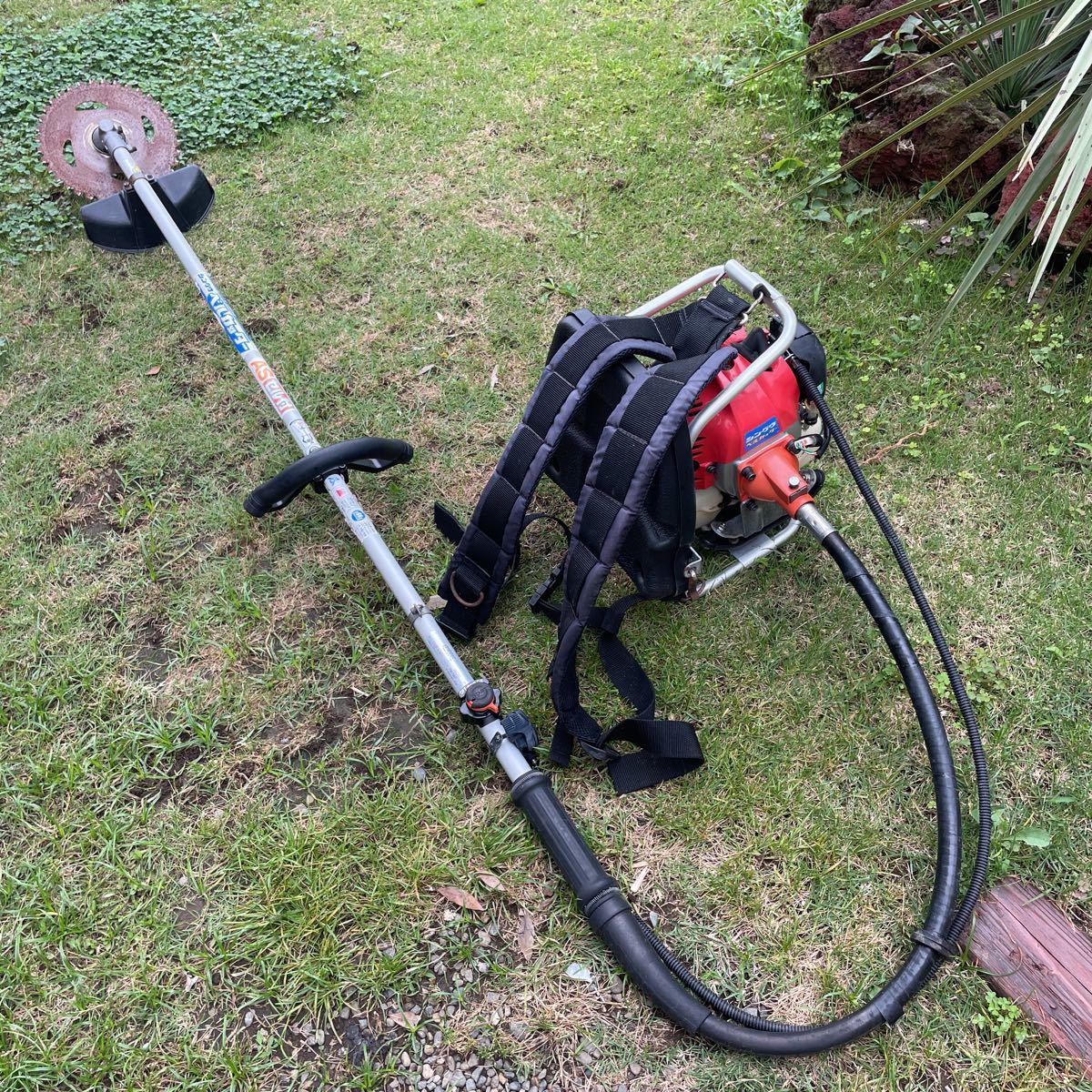 人気定番 肩掛け式刈払機 新宮商行 K-237Eエンジン (ベルカッター