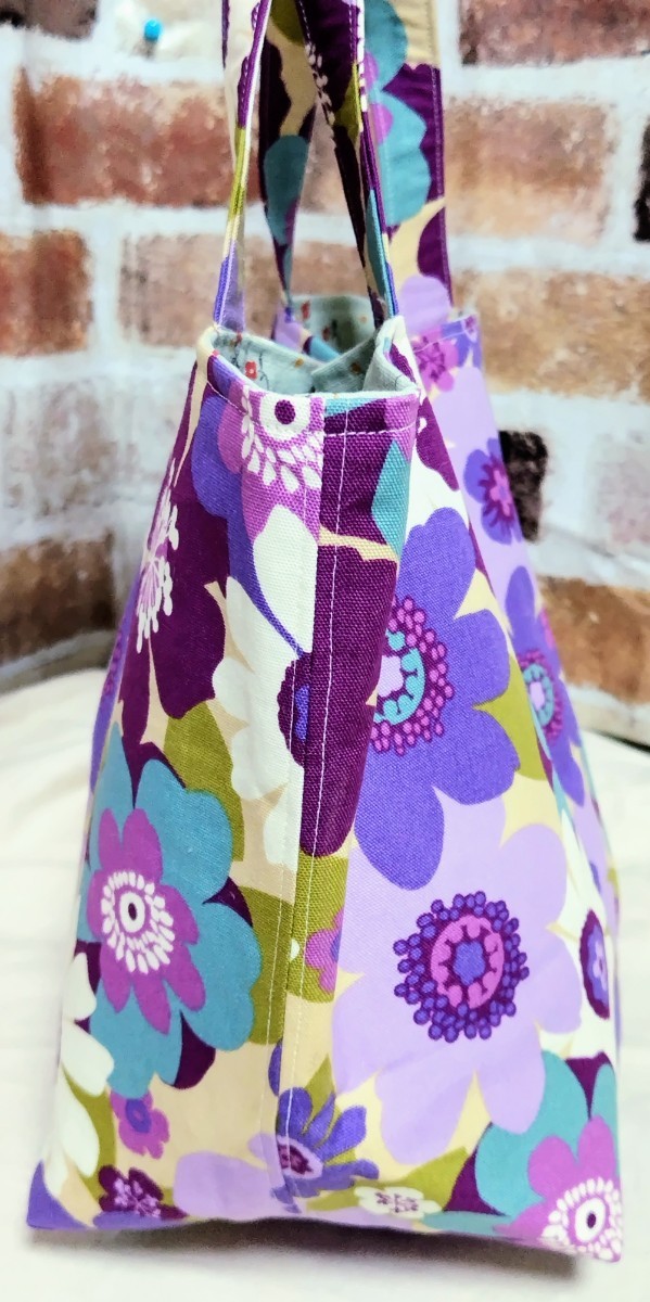 ハンドメイド☆レトロポップな花柄のちょっと大きめトートバッグ