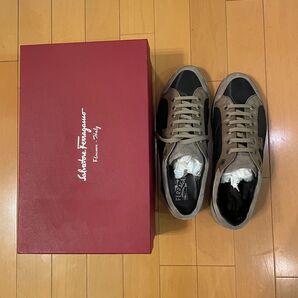 フェラガモ スニーカー