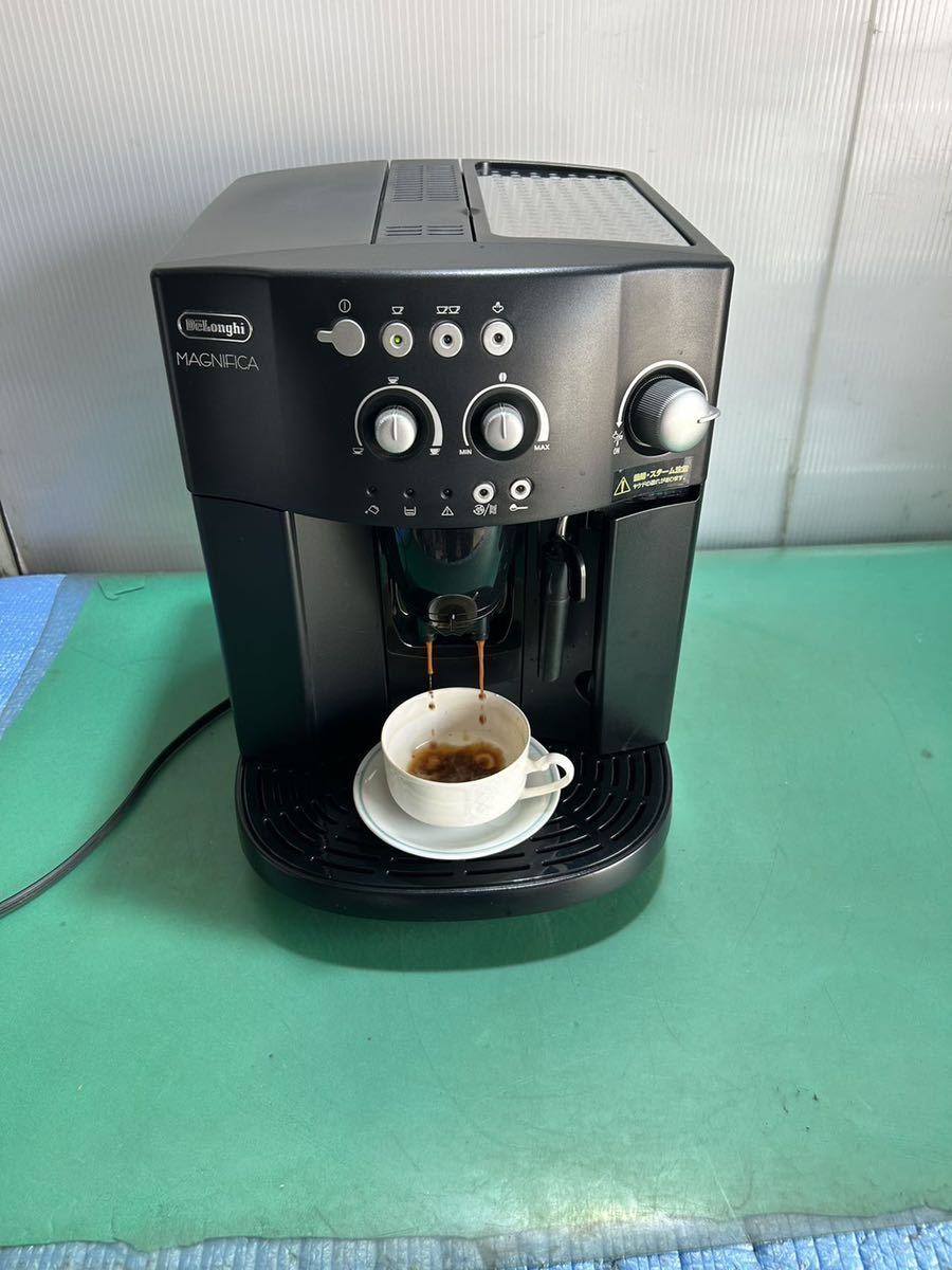 独特の上品 未使用 DeLonghi 全自動コーヒーマシン ESAM1000SJ