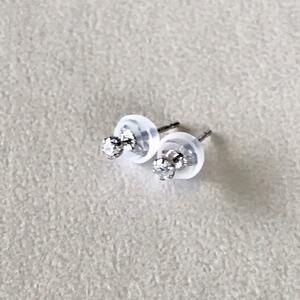 ダイヤモンドピアス プラチナピアス 0.10ct pt900シリコンキャッチ付き