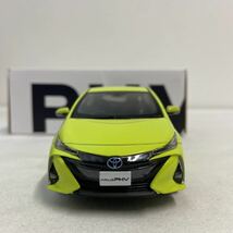 非売品 TOYOTA ディーラー特注 1/30 トヨタ プリウス PHV サーモテクトライムグリーン カラーサンプル ミニカー モデルカー PRIUS_画像3