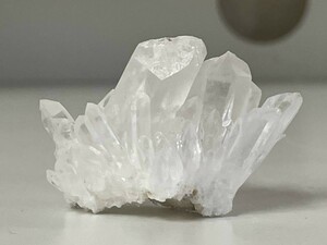 【天然石，原石】水晶　44g　4月誕生石　浄化や邪気払い　KM25E249MA