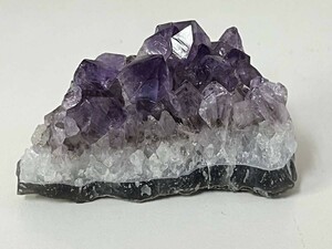 【天然石，原石】紫水晶　重量：186ｇ　アメジスト　2月誕生石　恋愛成就　KM25E280MA