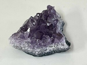 【天然石，原石】紫水晶　アメジスト　重量：148ｇ　2月誕生石　恋愛成就　KM25E455MA