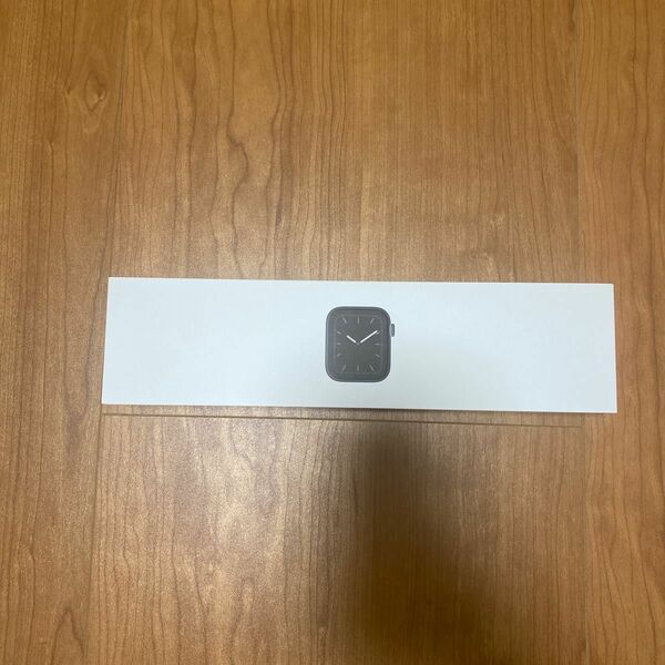 Apple Watch Series 5 GPSモデル 40mm スペースグレイの空箱※内容物は写真でご確認ください。