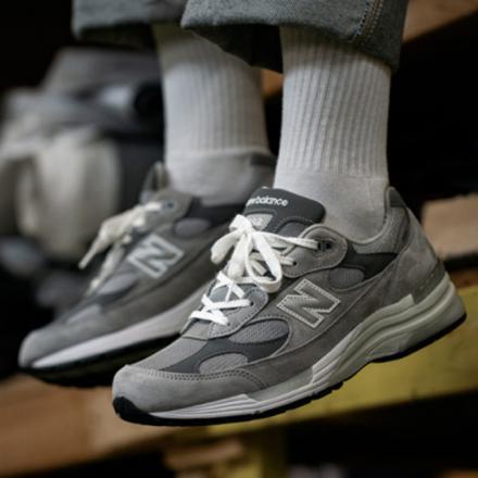 ヤフオク! -「new balance m992gr」(メンズシューズ) の落札相場・落札価格