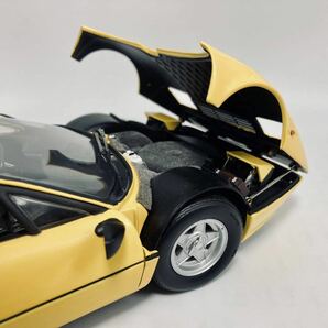 磨き処理済み 旧黒箱 京商 1/18 1981年型 フェラーリ 512BBi イエロー フルギミックモデルの画像7