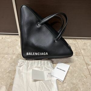 BALENCIAGA