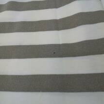 M1-00284 送料無料 【中古品】 G BY GUESS 半袖Tシャツ (Vネック) メンズ Sサイズ ボーダー(白・灰色) ホワイトグレー T-1_画像3