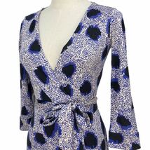 美品　DIANE von FURSTENBERG ダイアンフォンファステンバーグ レディース　総柄　シルク100 長袖　巻きワンピース　0表記_画像2