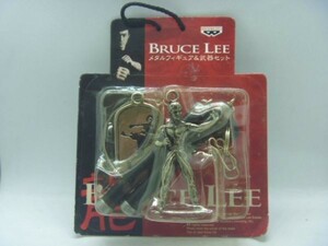 BRUCE LEE　ブルース・リー メタルフィギュア＆武器セット　B　バンプレスト 　コンビニ愛テム　キーホルダー　SB17