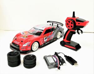 デモ走行品1/14サイズ　ドリフトラジコンカー　GTRレッド　ラジアルタイヤ・スリックタイヤ2本セット