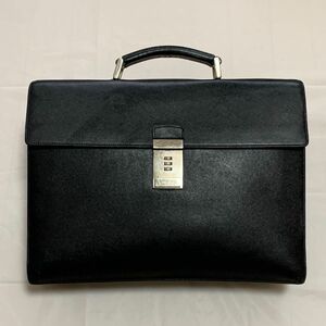 正規品【PRADA】プラダ　イタリー製 ビジネスバッグ　シンプル　ブリーフケース　ブラック　レザー　書類鞄 黒 シルバー金具