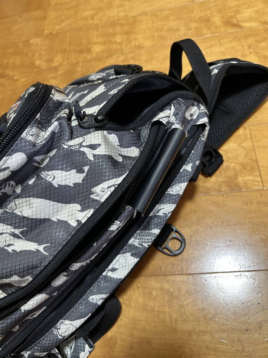 ツララ ウォルナットシェル魚群デザイン 左掛け 中古美品 TULALA 氷柱