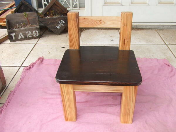 学童椅子型　キッズチェアー　杉製　座面ステイン　子供椅子 