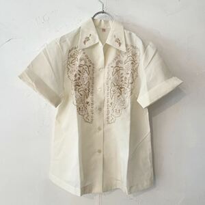  Vintage embroidery open color shirt Vintage short sleeves shirt blouse 3 Vintage lady's ivory beige cream old clothes 