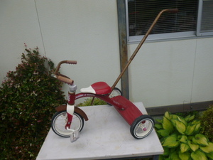  radio Flyer RADIO FLYER tricycle hand pushed . stick attaching interior objet d'art american retro classic garage for children 