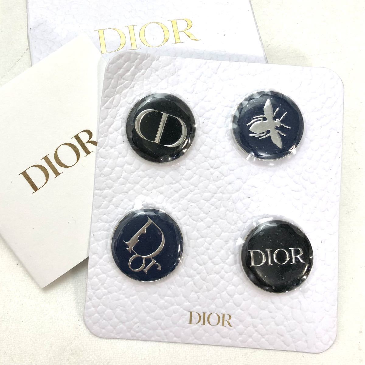 レア 最新 新品本物 christian dior ピンバッジ 4つセット ピン