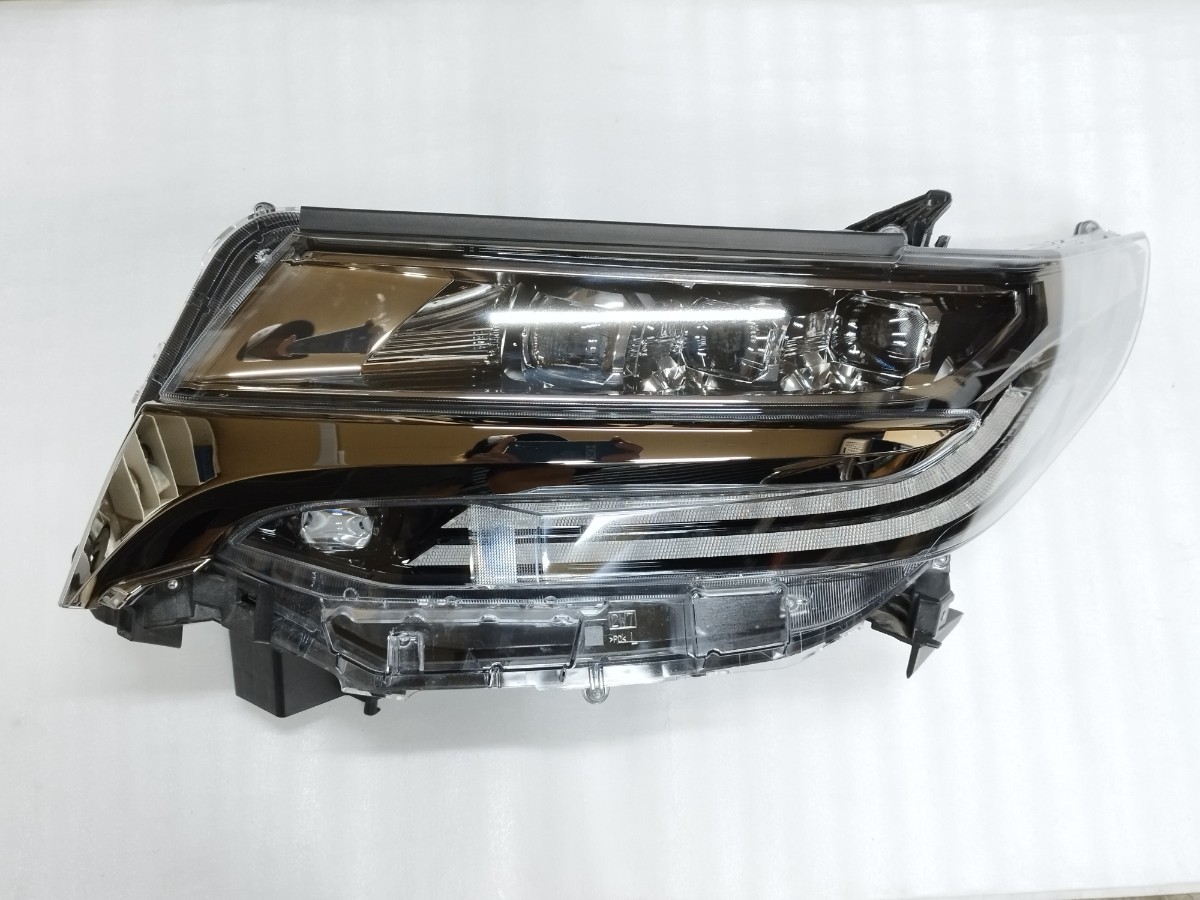 特別送料無料 - 美品 新車外し アルファード 3眼 後期右ヘッドランプ