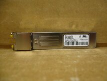 ▽Brocade 57-1000042-01 1000BASE-T 1GE Copper SFP トランシーバーモジュール 中古 RJ-45_画像4