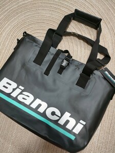 Новая цена 11000 Bianchi Bianchi 2way Tote Back Sweads Bag Black Black Waterpronage Messenger Cycling Road Bike 22L