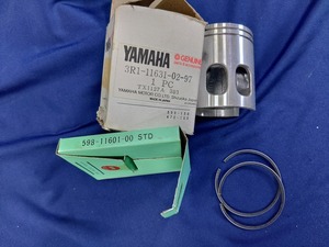 YAMAHA純正　空冷YZ80 （3R1）STDピストンとリングのセット