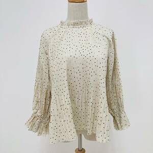 a01539 beautiful goods NICE CLAUP Nice Claup lady's blouse long sleeve frill pleat ....F dot pattern on goods elegant ga- Lee сhick 