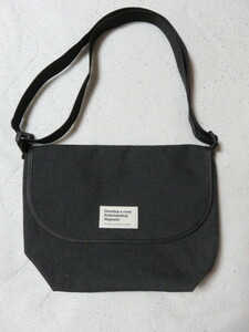 Develoop a cozy Relationship Majestic shoulder pouch shoulder bag bag bag size 165-195-100. dark gray 